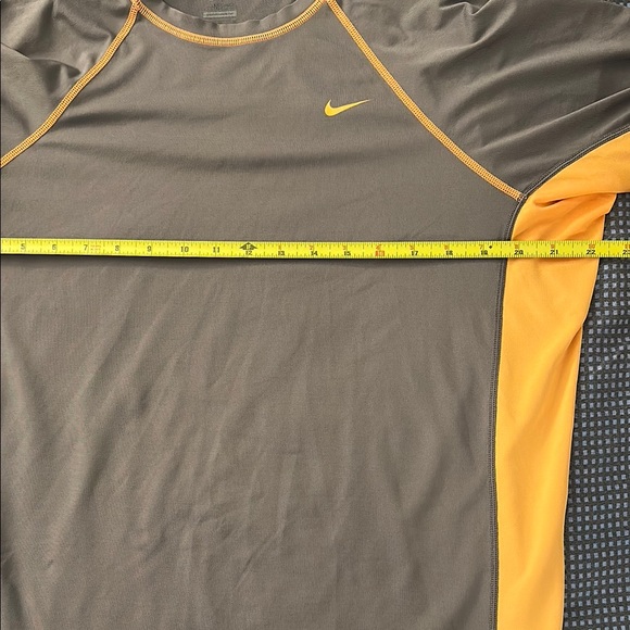Nike Dual Pack: Black and Gray Sports Tees - Picture 7 of 9